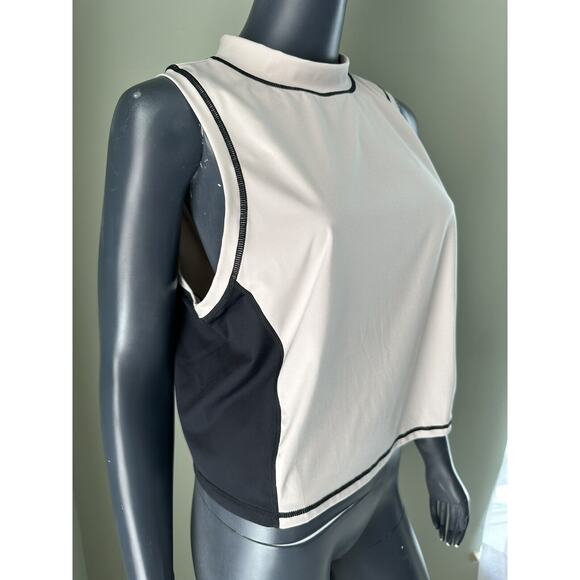 Fabletics Size 1X Giana Mock Neck Tank, White/Grey, Fitted, New $64.95 - Picture 4 of 12